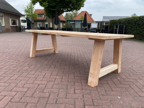 Douglas tuintafel A poten