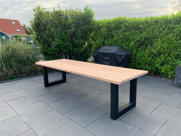 Tuintafel Apeldoorn | Douglas tuintafel | Tafel 4 - 12 personen