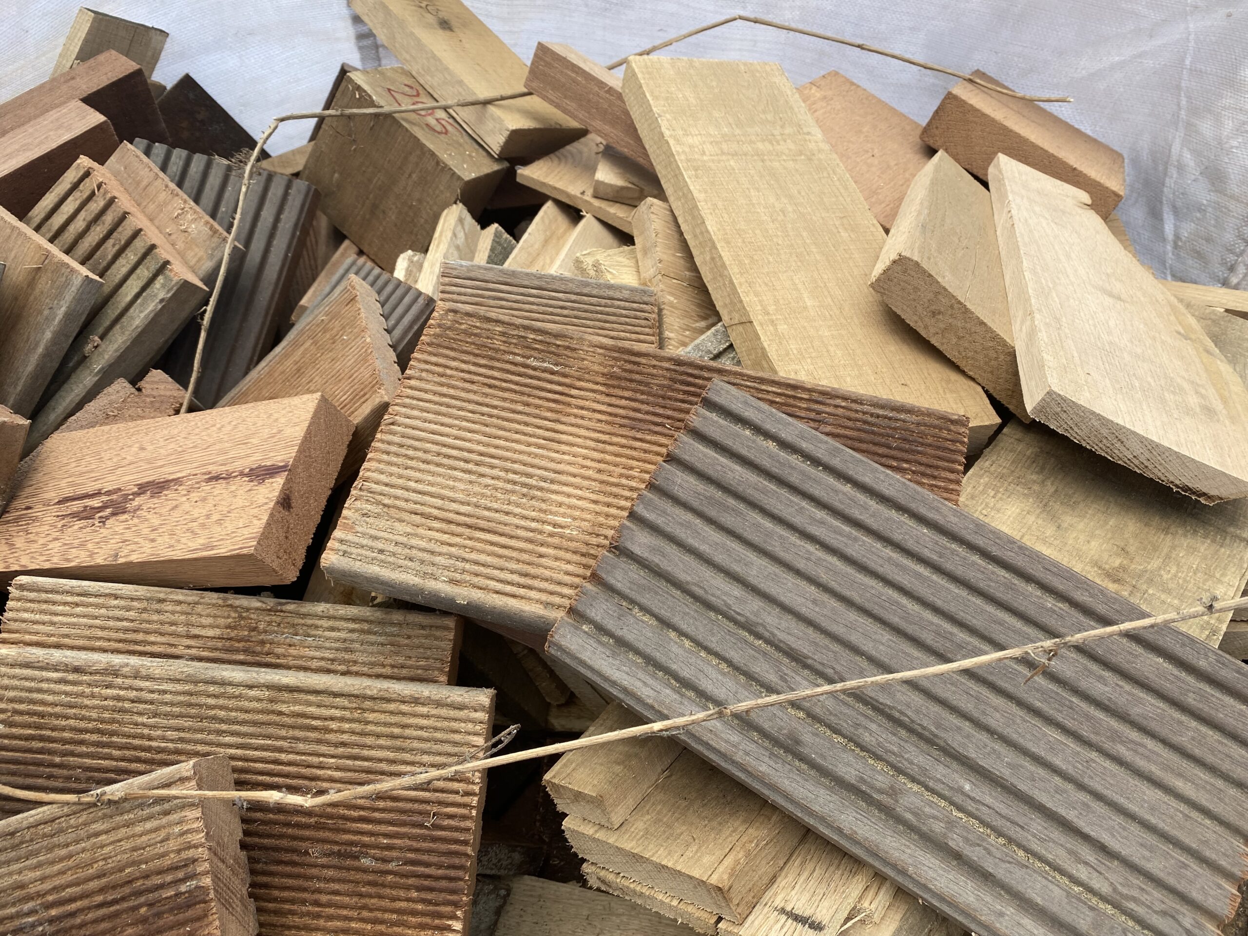 Haardhout Mix Hardhout – 1 Kuub Gedroogd Brandhout